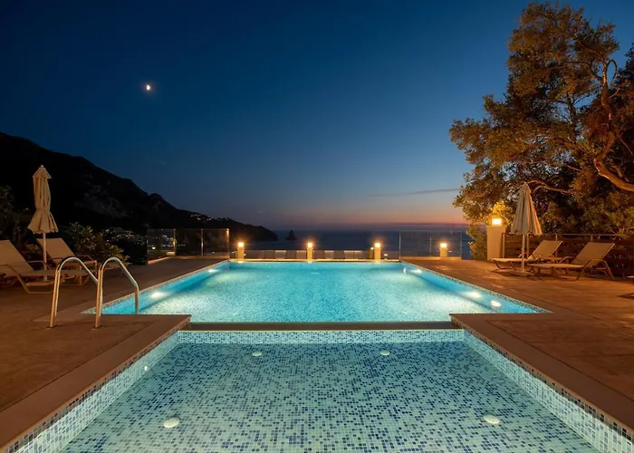 Mazis Apartments